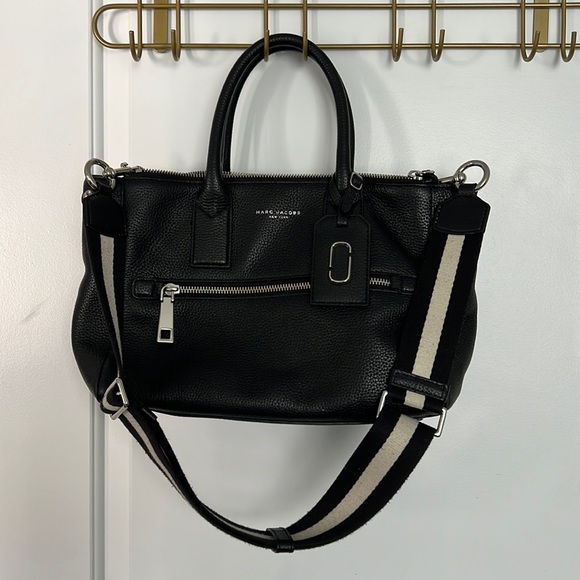 Marc Jacobs Gotham City EW Tote Weekender Bag - Picture 2 of 14